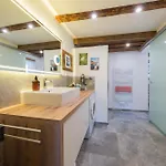 Apartment Mami S *