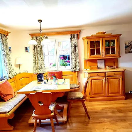 Grundlsee, Willkommen In Mami's Apartman